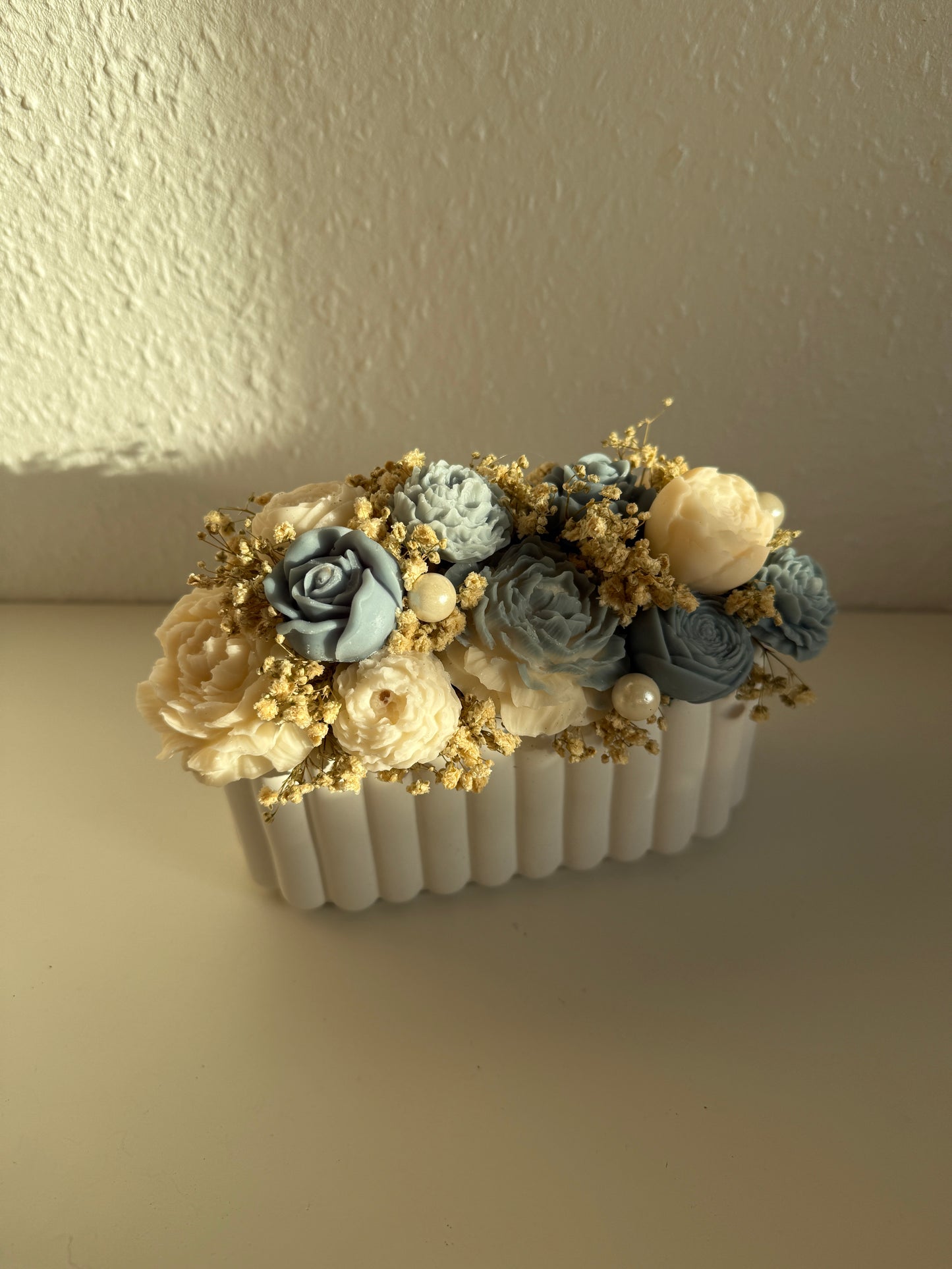 Forever Flowers in selbstgegossenem Gefäß