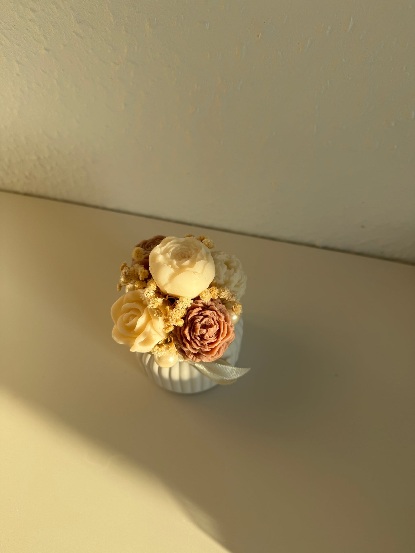 Forever Flowers in selbstgegossenem Gefäß