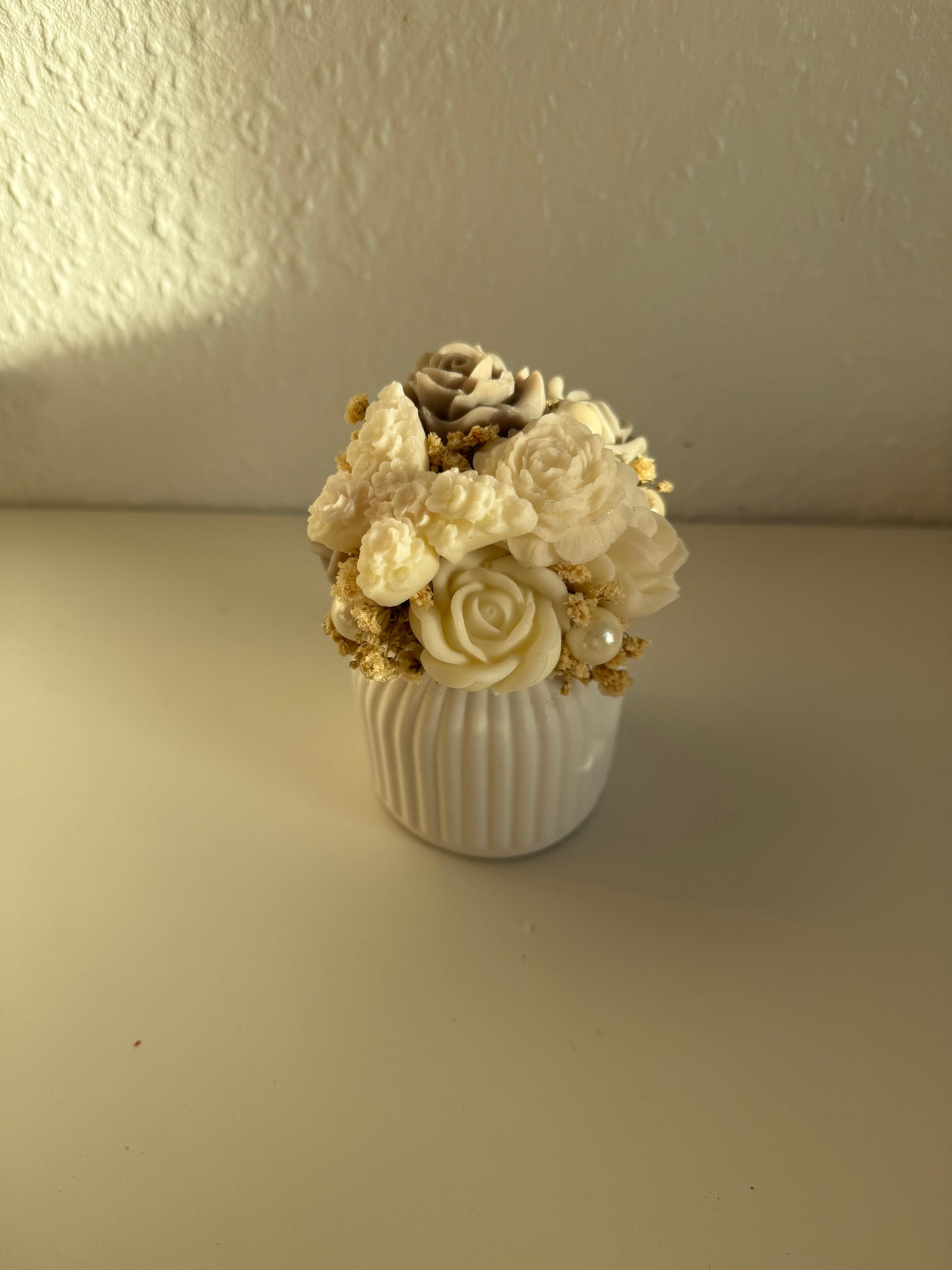 Forever Flowers in selbstgegossenem Gefäß