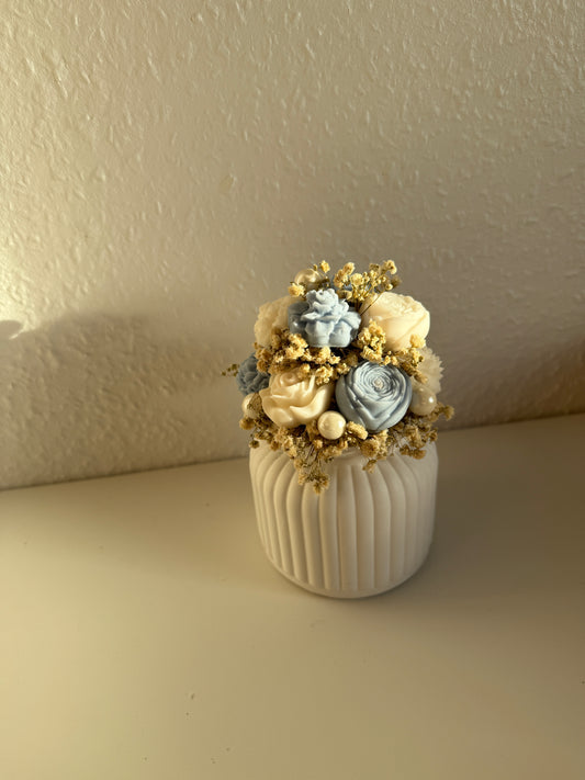 Forever Flowers in selbstgegossenem Gefäß