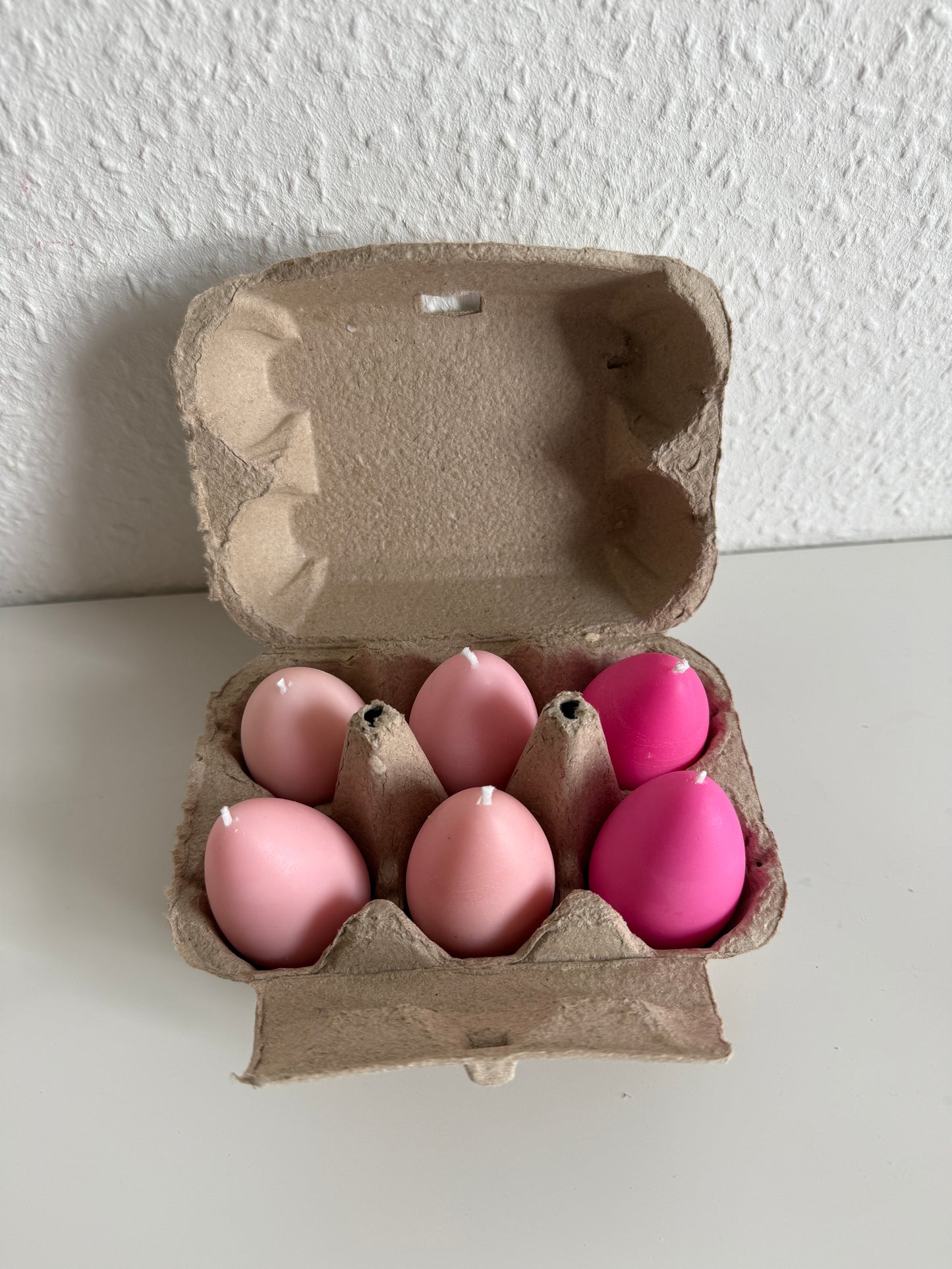 Ostereier Kerzen mit Eierkarton