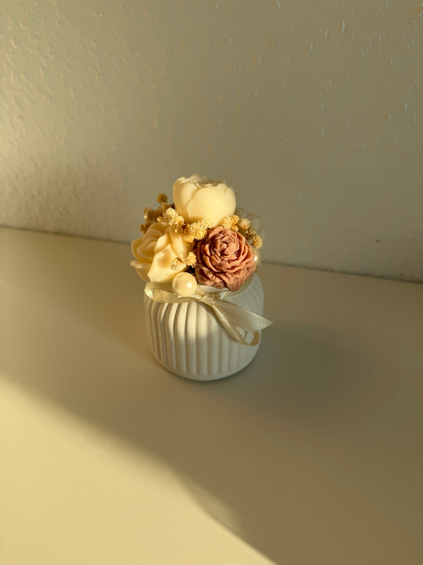 Forever Flowers in selbstgegossenem Gefäß