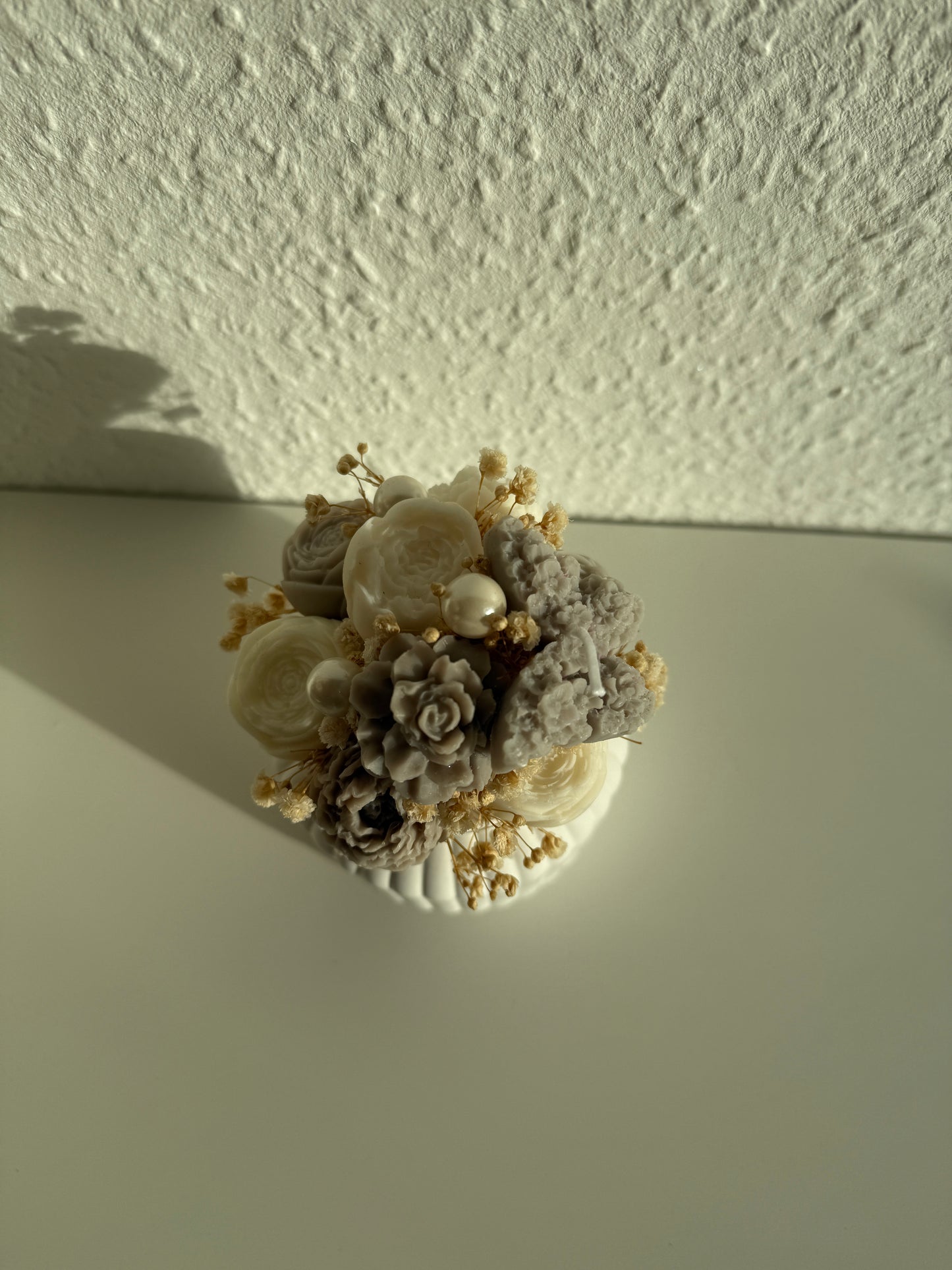 Forever Flowers in selbstgegossenem Gefäß