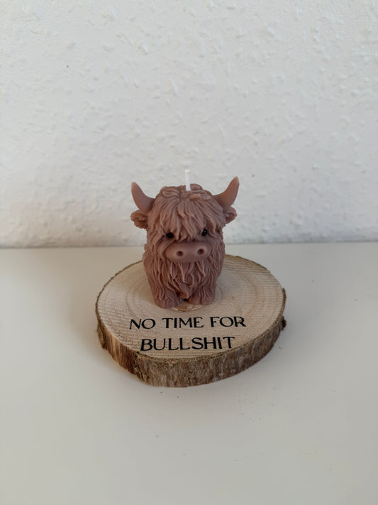 Highland Cow mit Holzuntersetzer