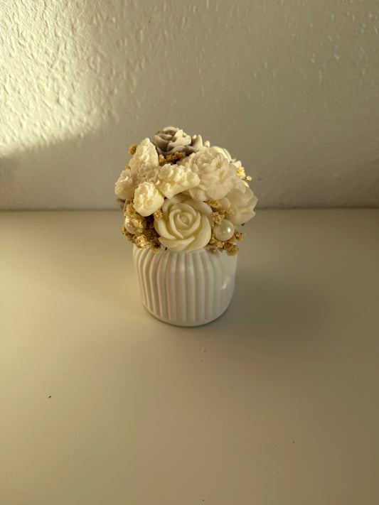 Forever Flowers in selbstgegossenem Gefäß