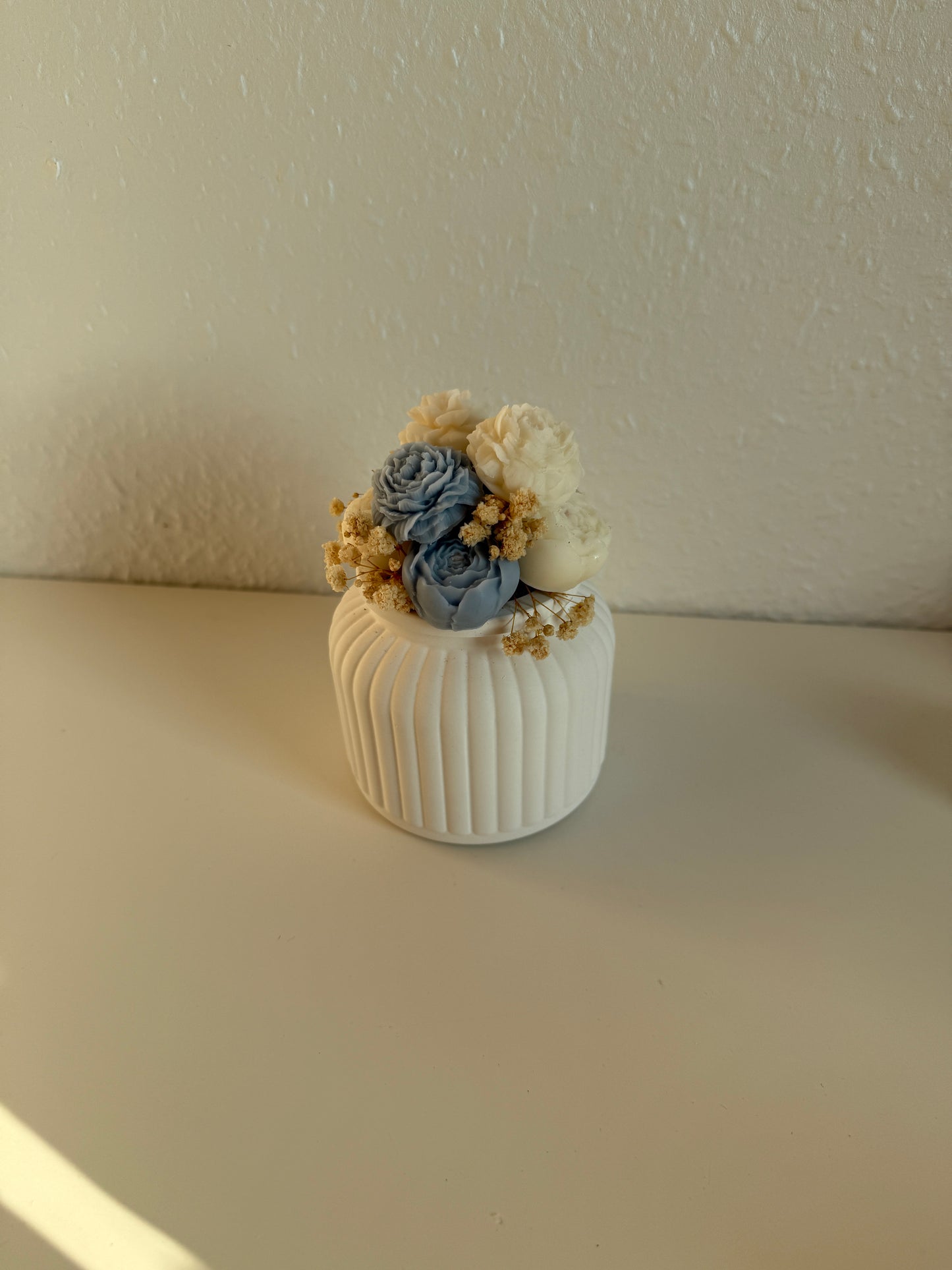 Forever Flowers in selbstgegossenem Gefäß