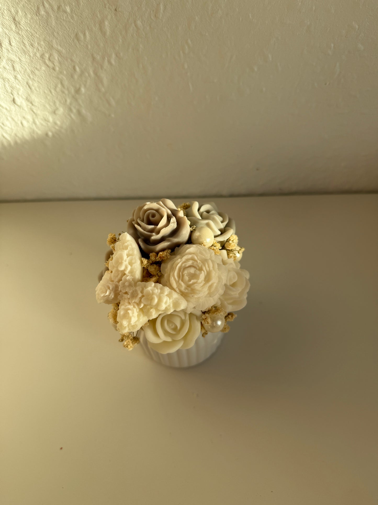 Forever Flowers in selbstgegossenem Gefäß