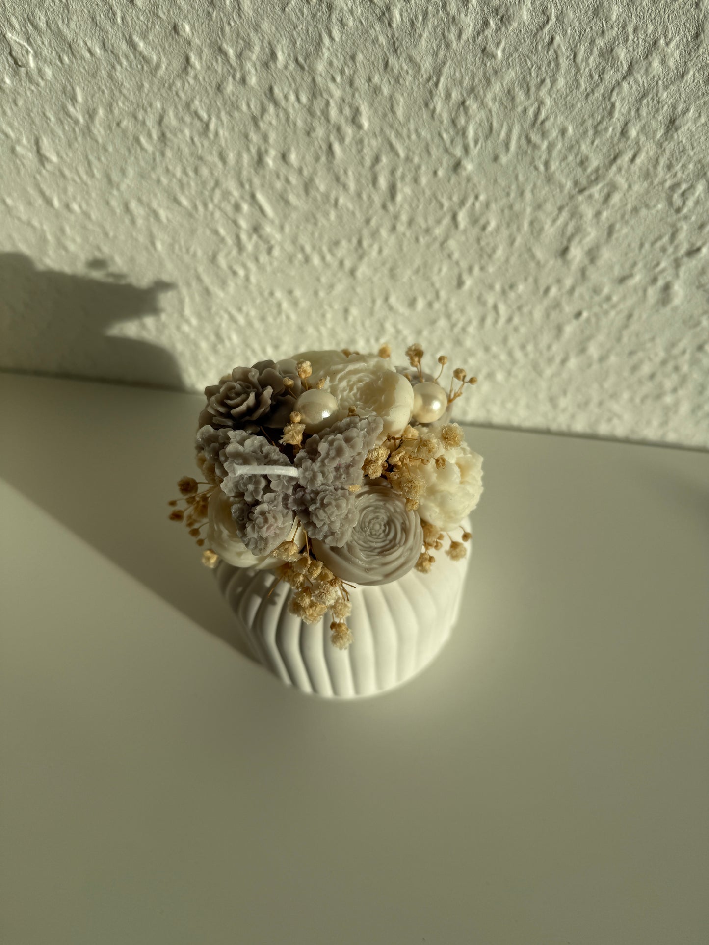 Forever Flowers in selbstgegossenem Gefäß