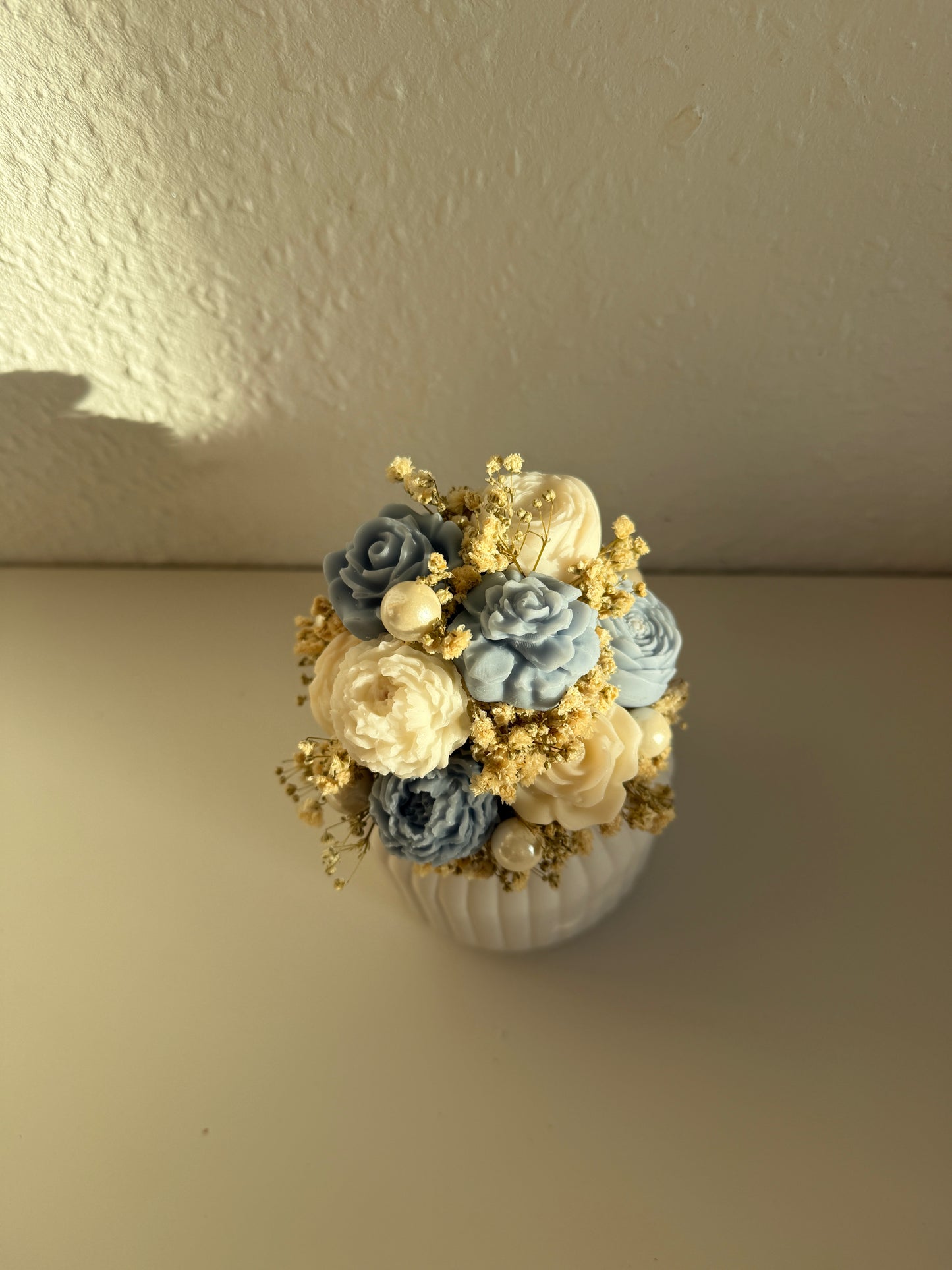 Forever Flowers in selbstgegossenem Gefäß