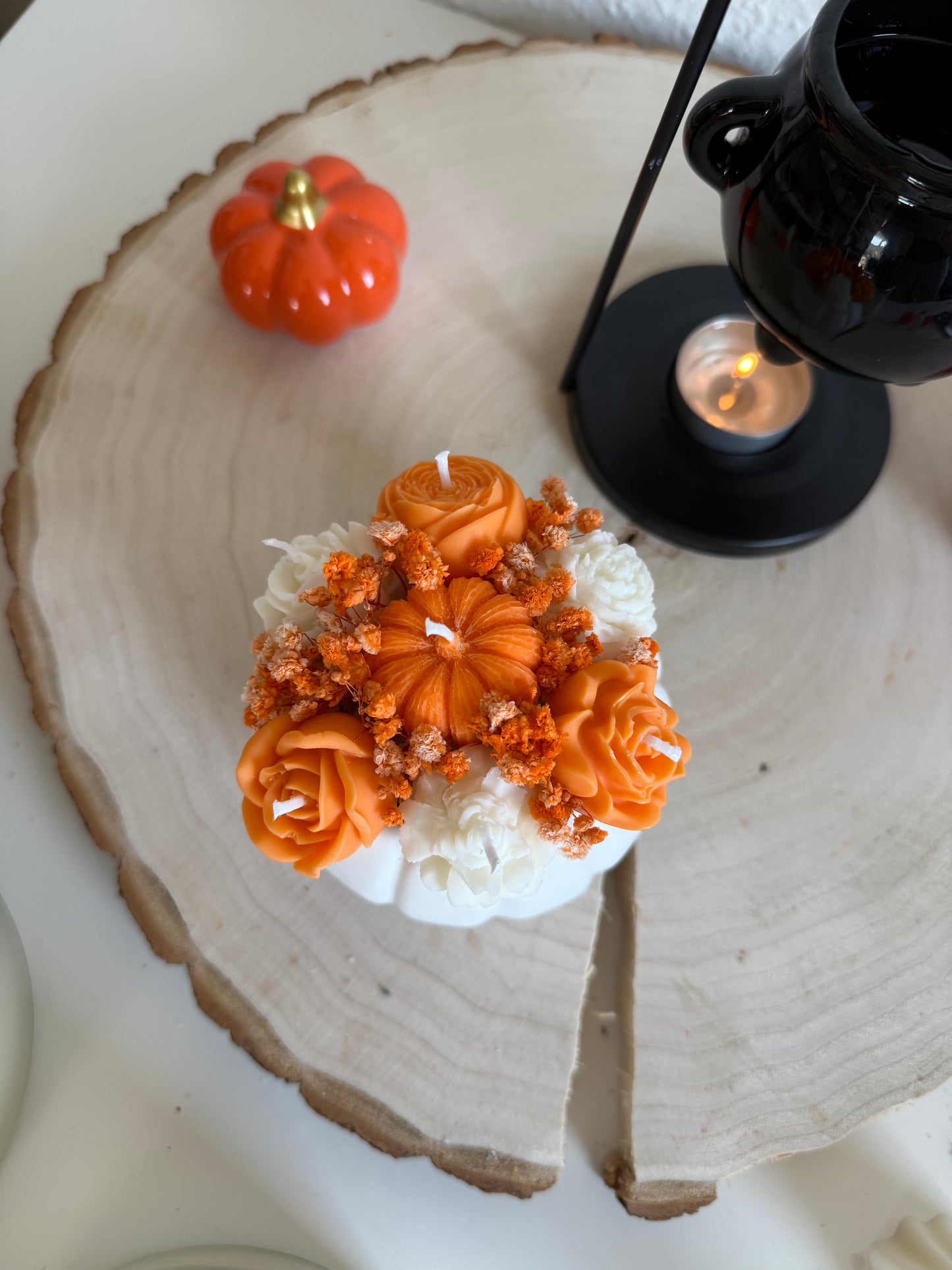 Herbststrauß in Kürbiskeramik